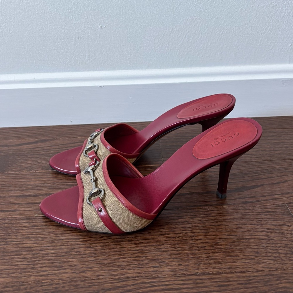 SOLD Authentic Gucci heels - Picture 3 of 7